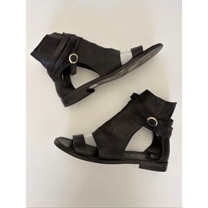 Le Pepite Soft Leather Ankle Sandals in Black – Size 40 (US 9)